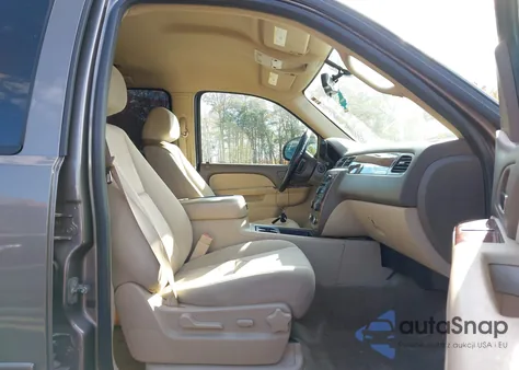 2011 Chevrolet Tahoe Ls z USA, uszkodzony, nr VIN 1GNSCAE09BR332443